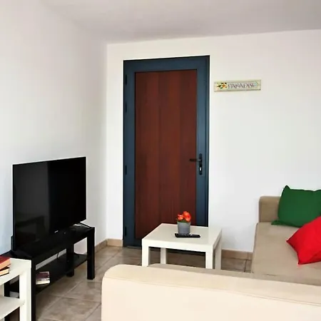 Cozy By The Waves Apartment